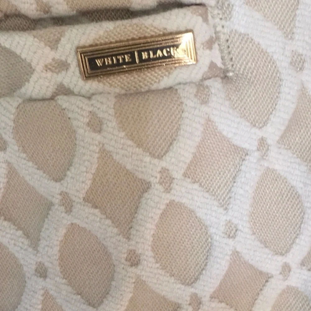 WHBM Patterned Shorts Size 4 - Picture 2 of 6